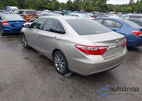 2017 Toyota Camry Xle z USA, uszkodzony, nr VIN 4T1BF1FK4HU655574